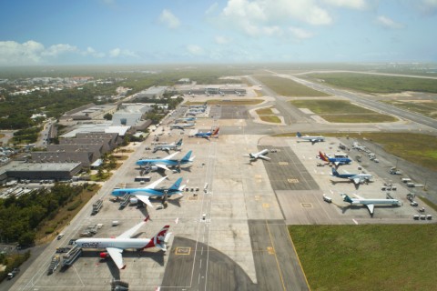 Aeropuerto de Punta Cana inició remozamiento y expansión del parqueo terminal B